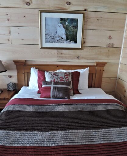 łóżko drewniane trwałe i funkcjonalne