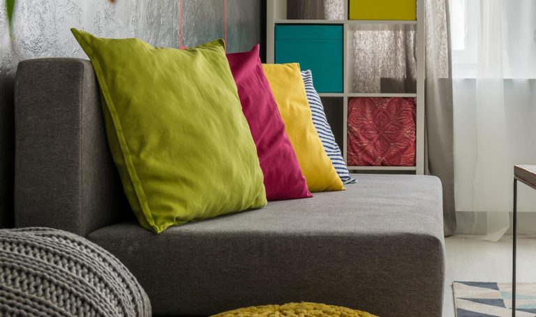 Jaki kolor pasuje do brązu? Najlepsze połączenia do wnętrz