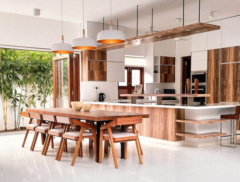 Styl Japandi – kolory, meble i dekoracje w salonie