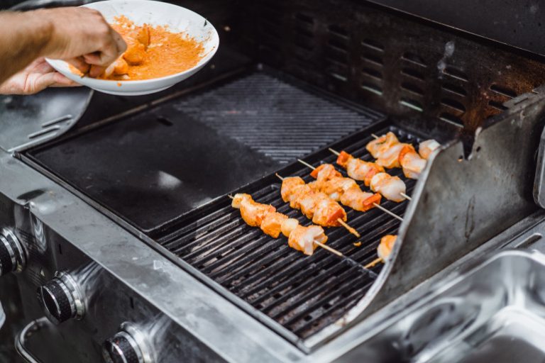 Grill węglowy czy gazowy – jaki wybrać?
