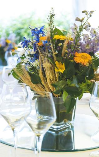 prosta kompozycja kwiatowa