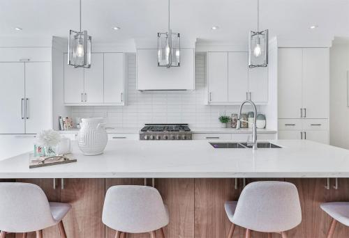 nowoczesna otwarta kuchnia