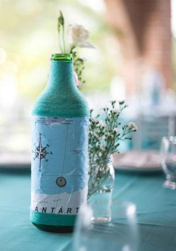 ozdoba butelka i kwiat